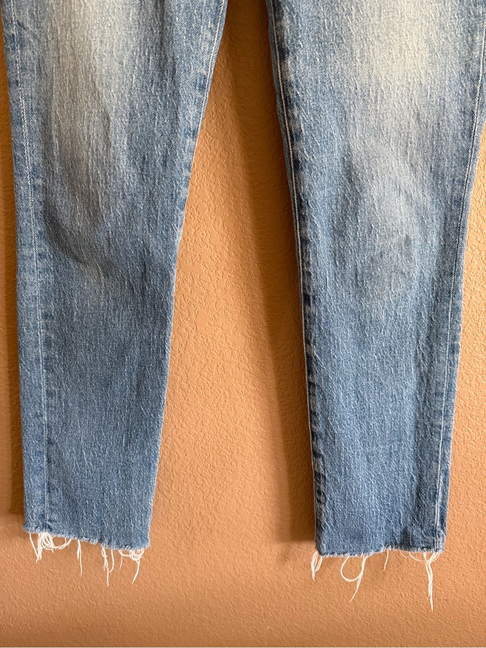 Madewell The Mid-Rise Perfect Vintage Distressed Jeans Size 25 - Picture 4 of 12